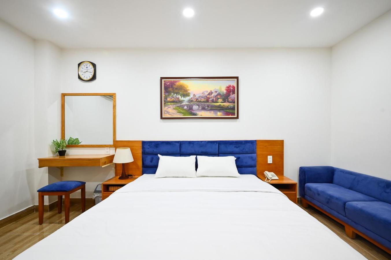 Vivian Airport Hotel Saigon Ho-Chi-Minh-Stadt Exterior foto