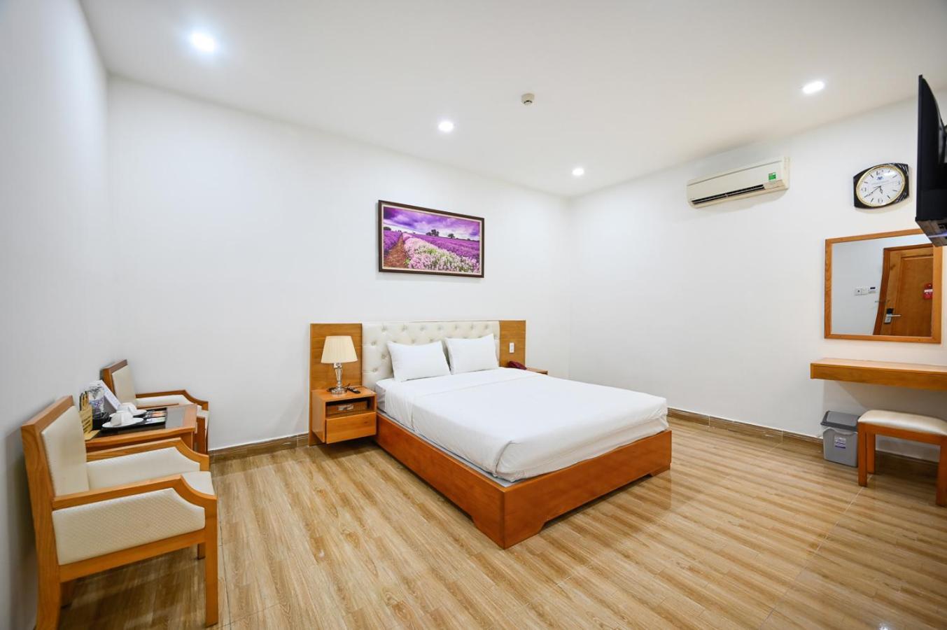 Vivian Airport Hotel Saigon Ho-Chi-Minh-Stadt Exterior foto