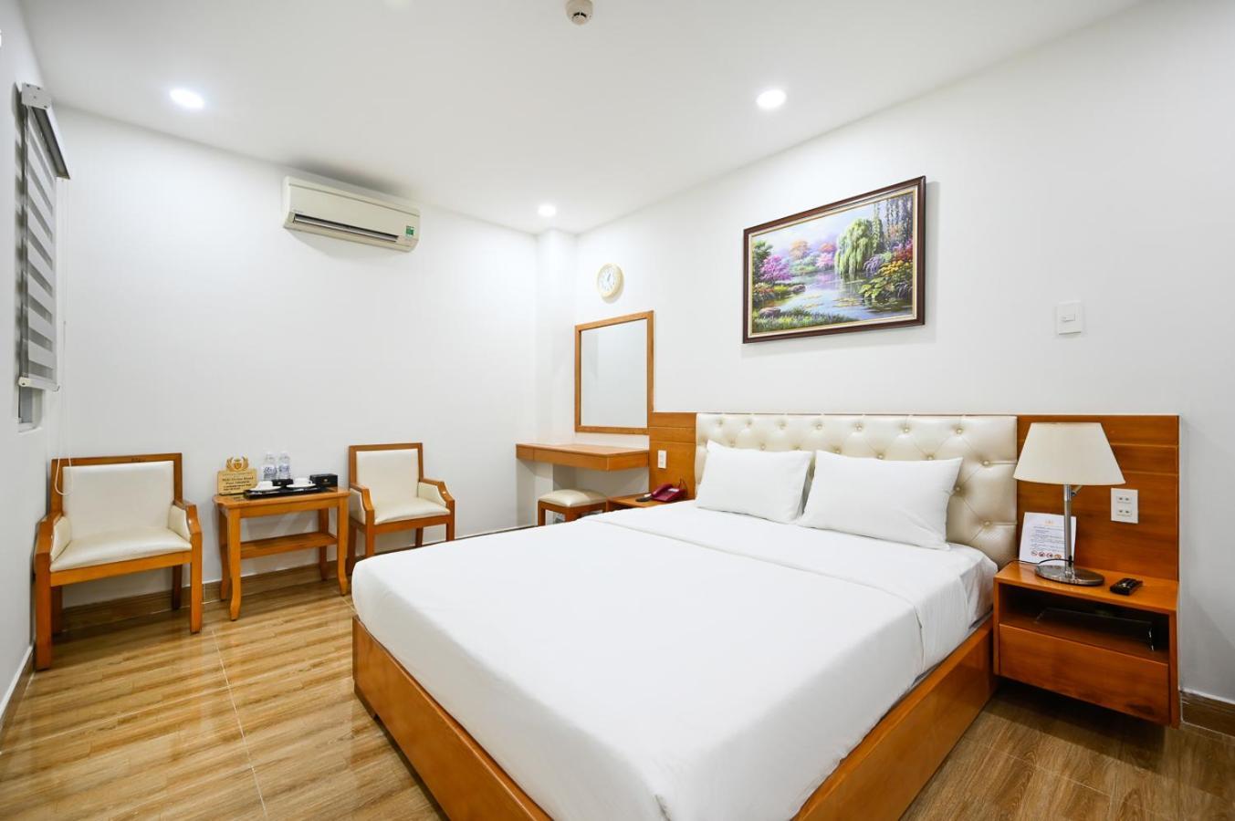 Vivian Airport Hotel Saigon Ho-Chi-Minh-Stadt Exterior foto